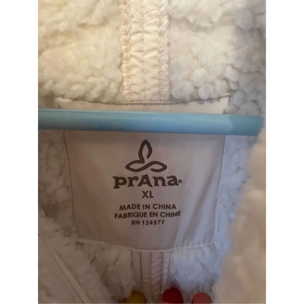 prAna Vest - Picture 2 of 3